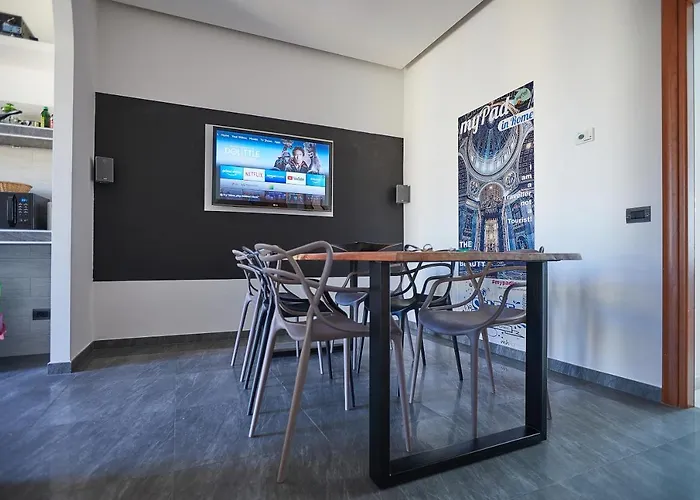 Apartment In Front Of St Peter'S Square And Vatican Museums - Mypad In Rome *